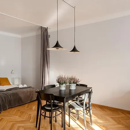 Shortstaypoland Piwna Varsó